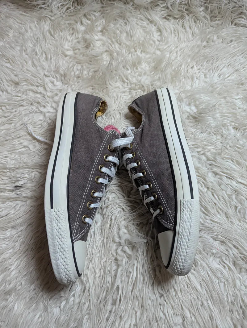 Chuck Taylor | Grey & White | Lo top | Converse