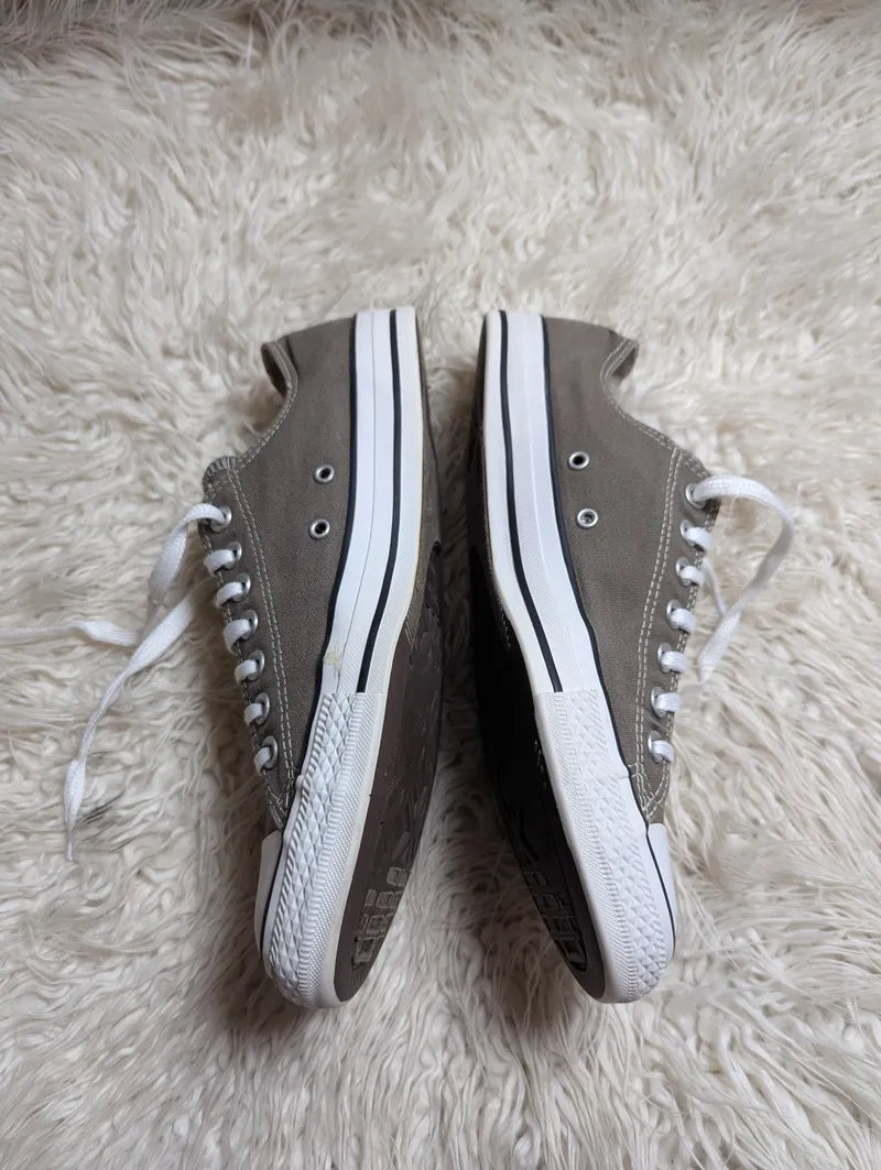 Chuck Taylor | Grey & White | Lo top | Converse