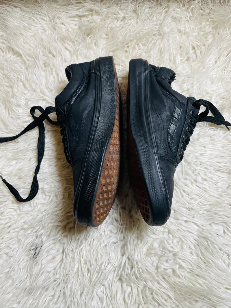 Vans | Black | Lo Top | Old Skool