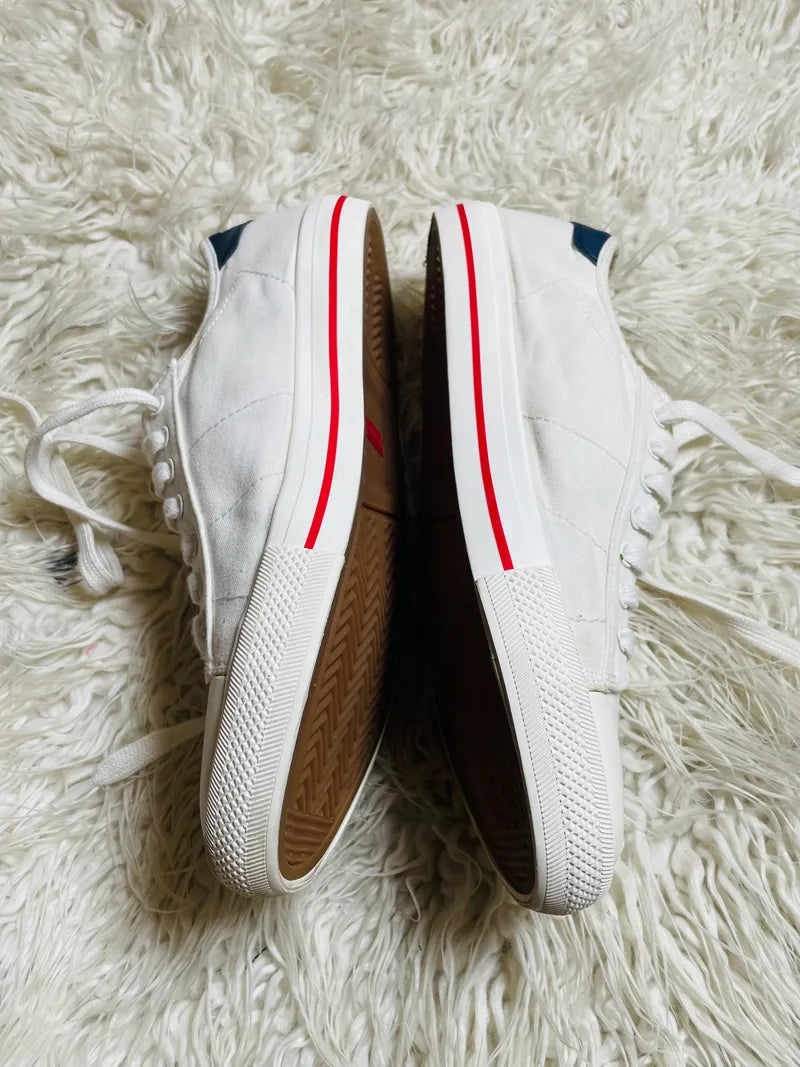 Levi’s | White