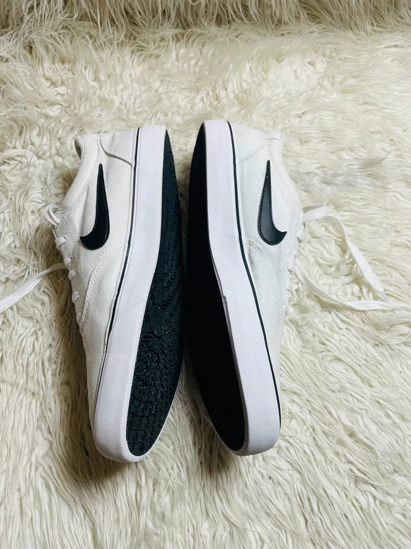 Nike | White