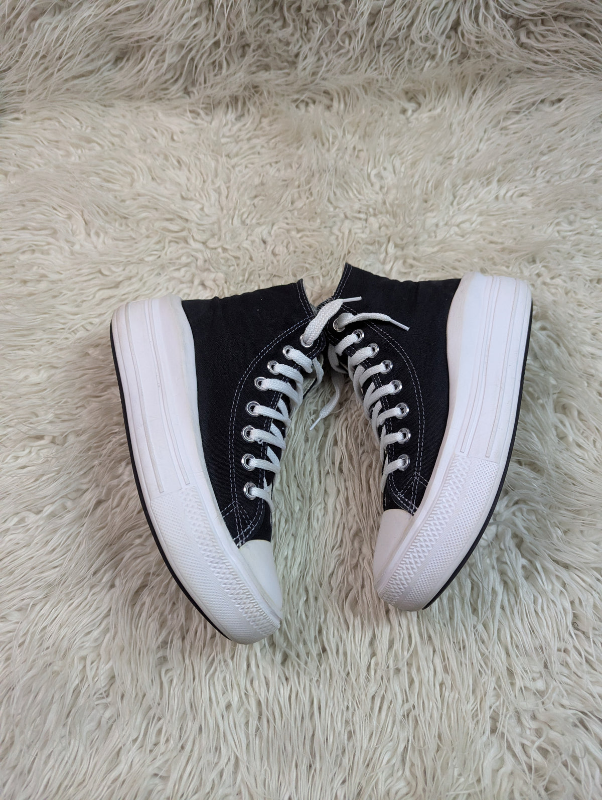 Chuck Taylor | Black & White | High top| Converse | Platforms