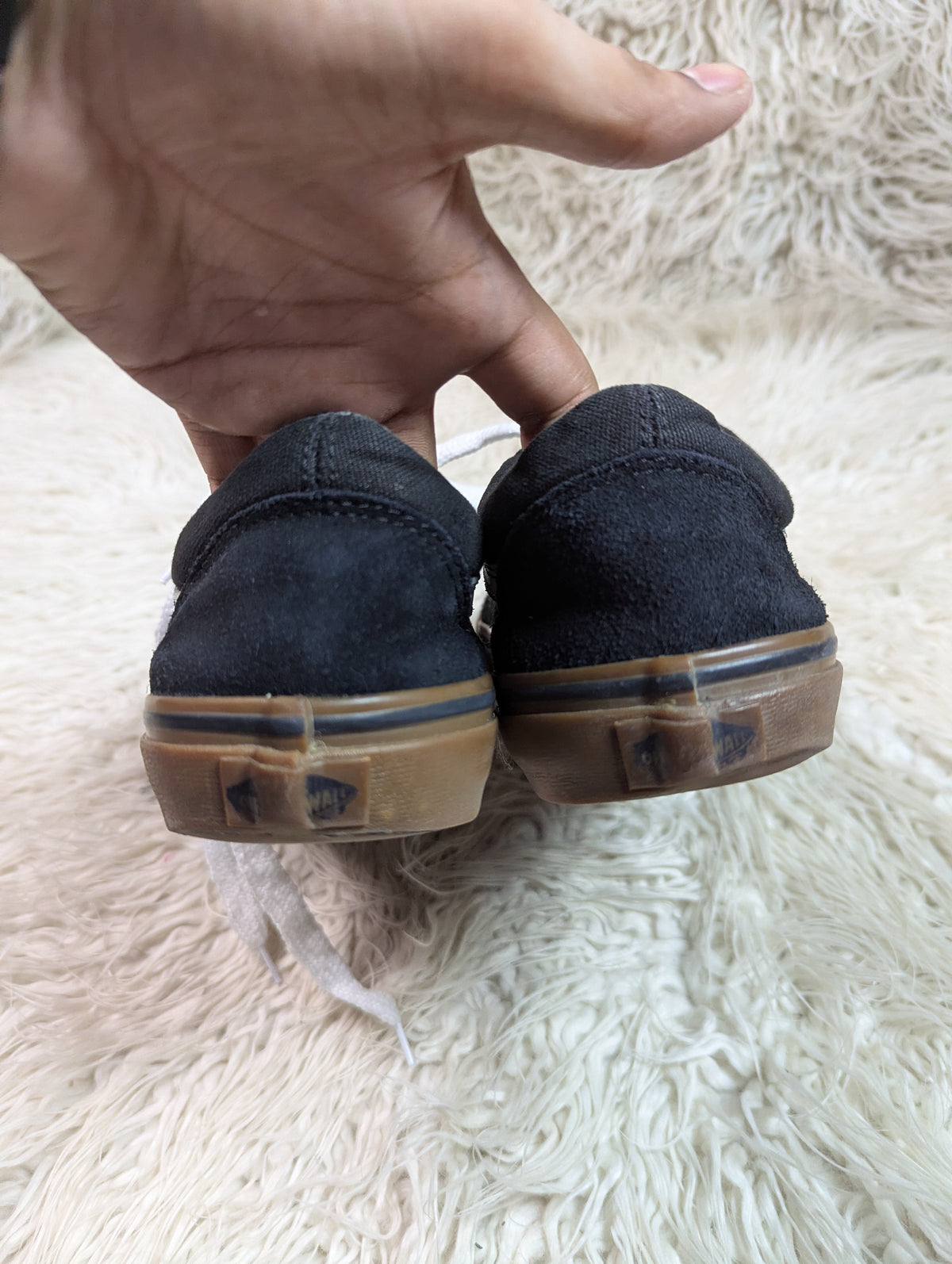 Vans | Black | Gum Sole | Lo Top | Old Skool