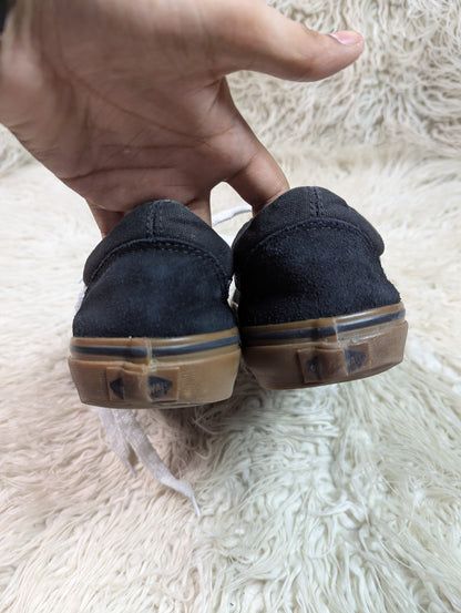 Vans | Black | Gum Sole | Lo Top | Old Skool