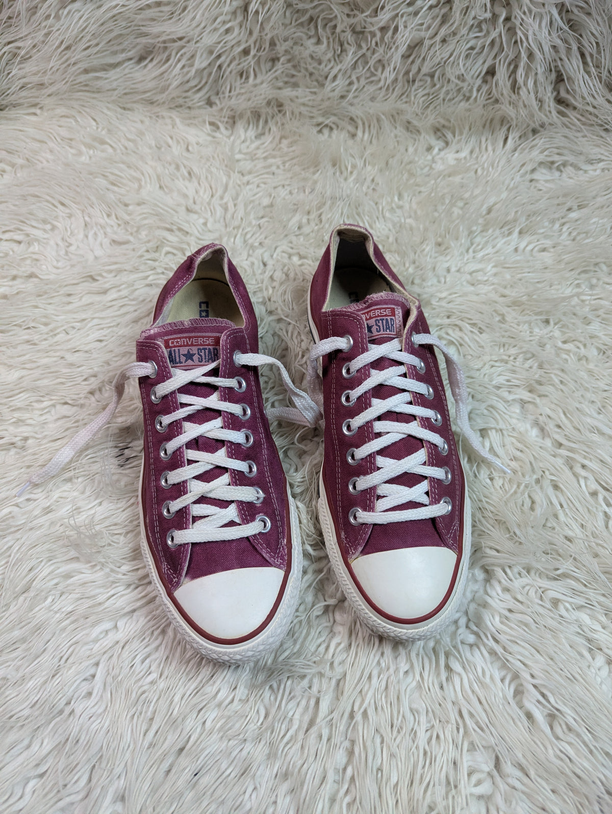 Chuck Taylor | Burgundy & White | Lo top | Converse