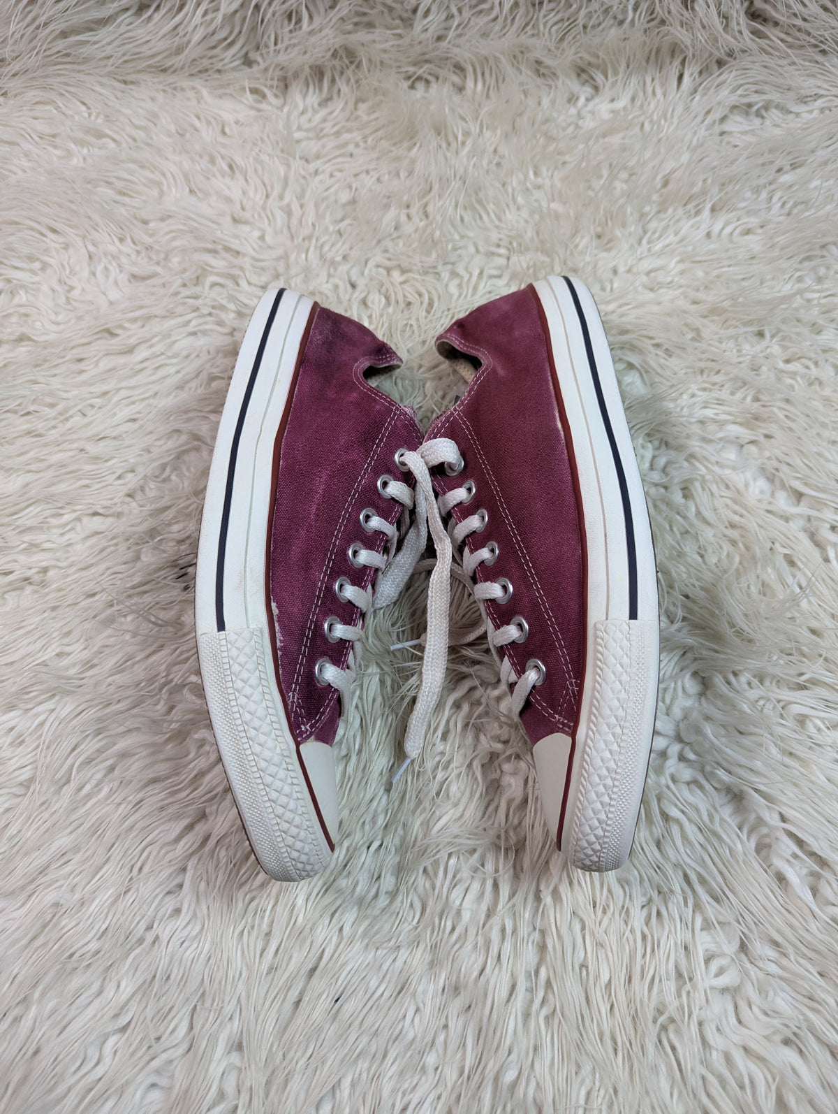 Chuck Taylor | Burgundy & White | Lo top | Converse
