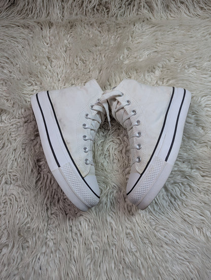 Chuck Taylor | White | High top| Converse | Platforms