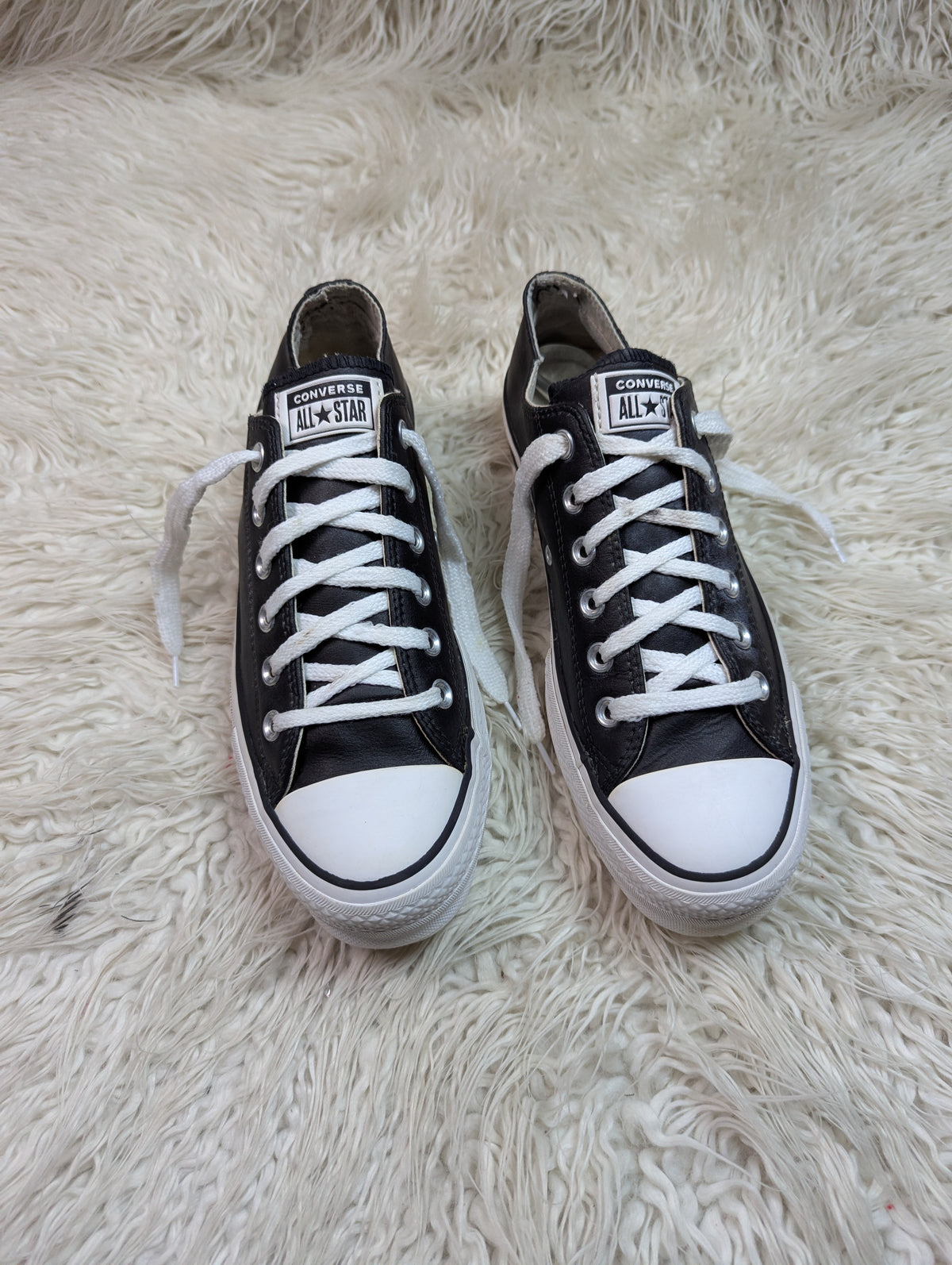 Chuck Taylor | Black & White | Lo top | Leather | Converse