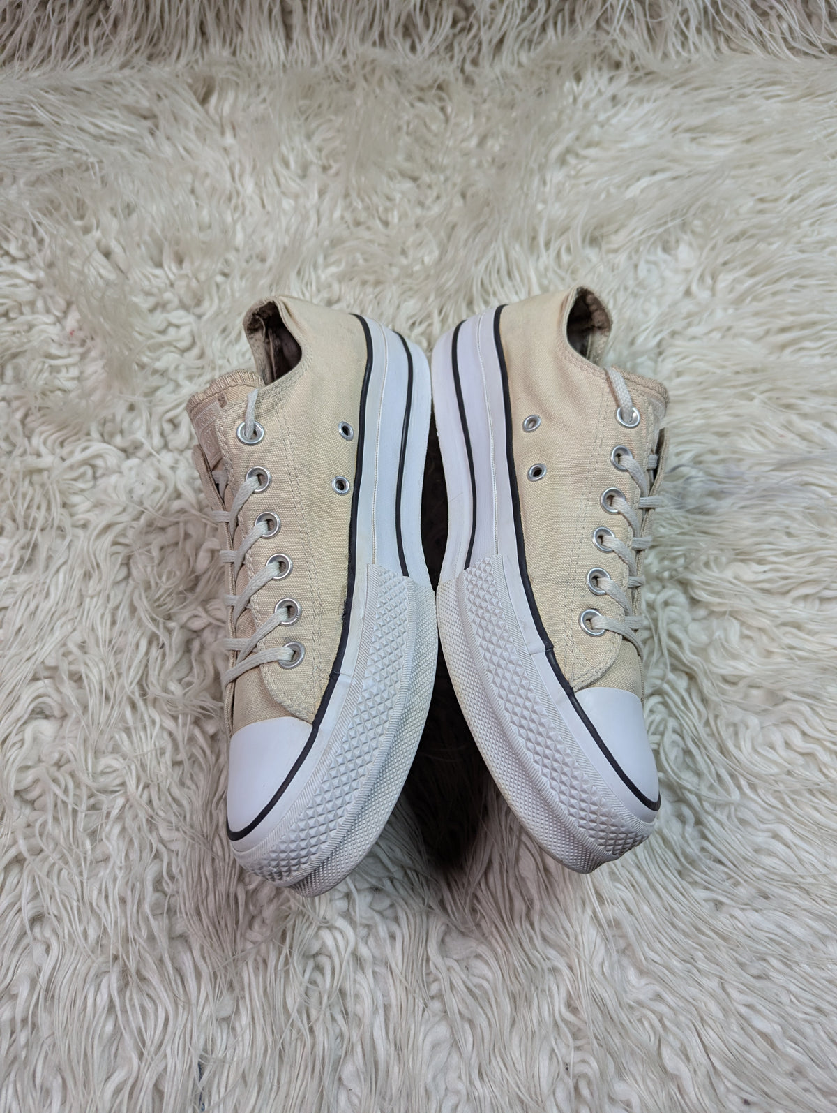 Chuck Taylor | Beige & White | Low top| Converse | Platforms