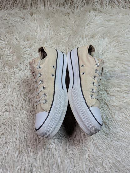 Chuck Taylor | Beige & White | Low top| Converse | Platforms