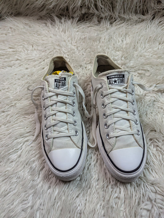 Chuck Taylor | White | Low top| Converse | Platforms