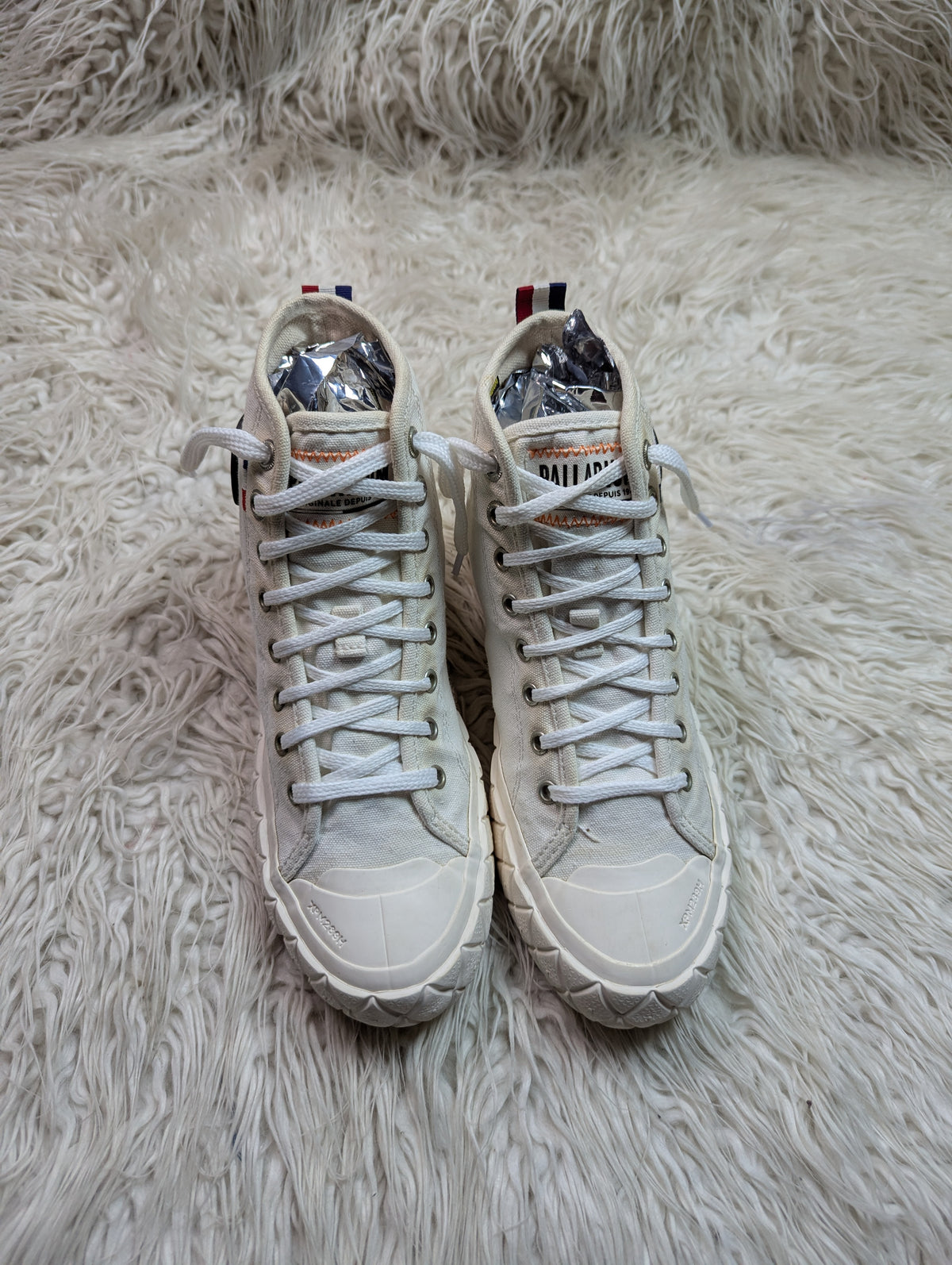 mid-top diamond-foxing canvas sneakers