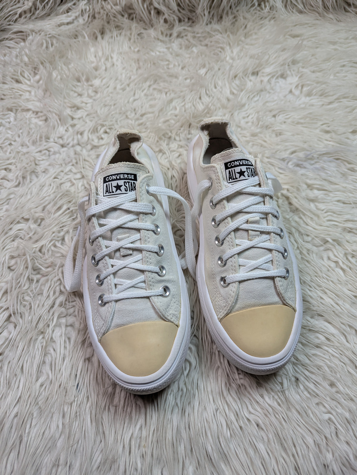 Chuck Taylor | White | Lo top | Converse | platform