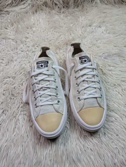 Chuck Taylor | White | Lo top | Converse | platform