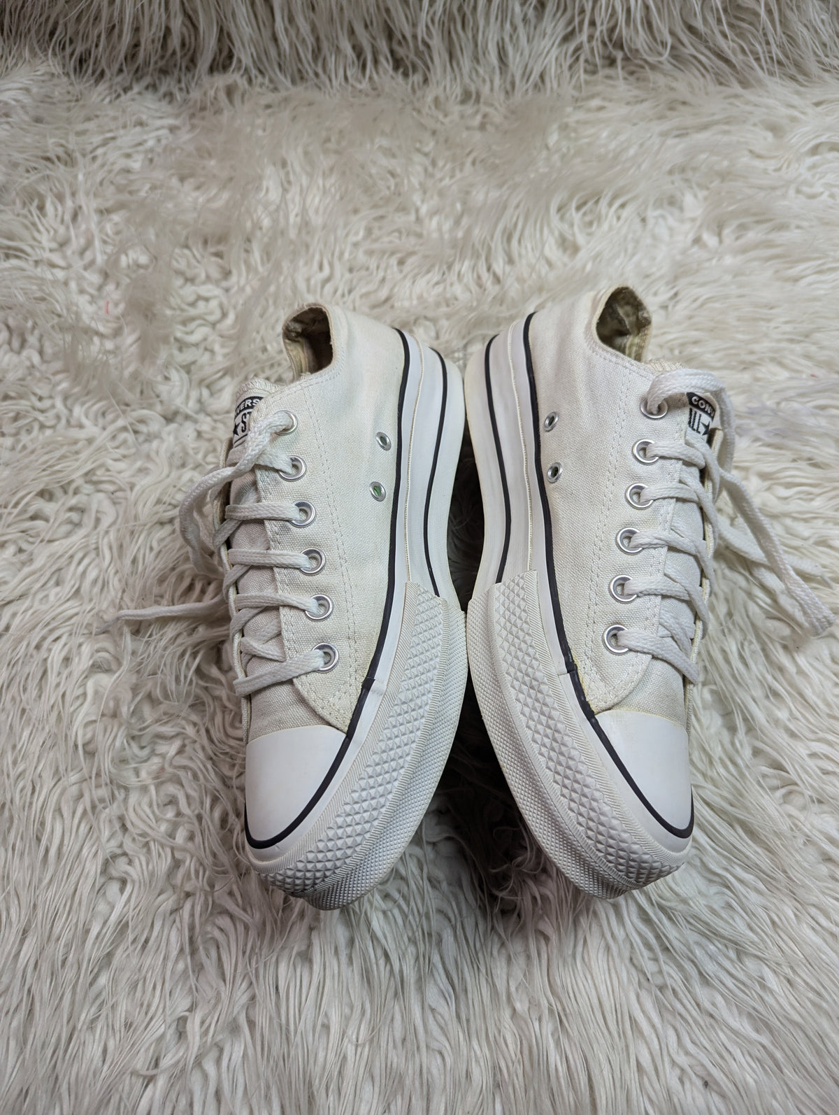 Chuck Taylor | White | Lo top | Platform | Converse