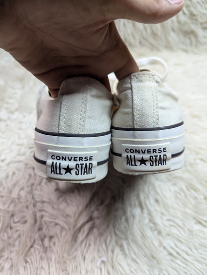 Chuck Taylor | White | Lo top | Platform | Converse