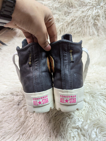 Chuck Taylor

| Black & White | High Heels | Converse