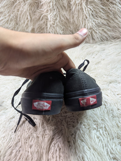 Vans Authentic | Black | Lo Top