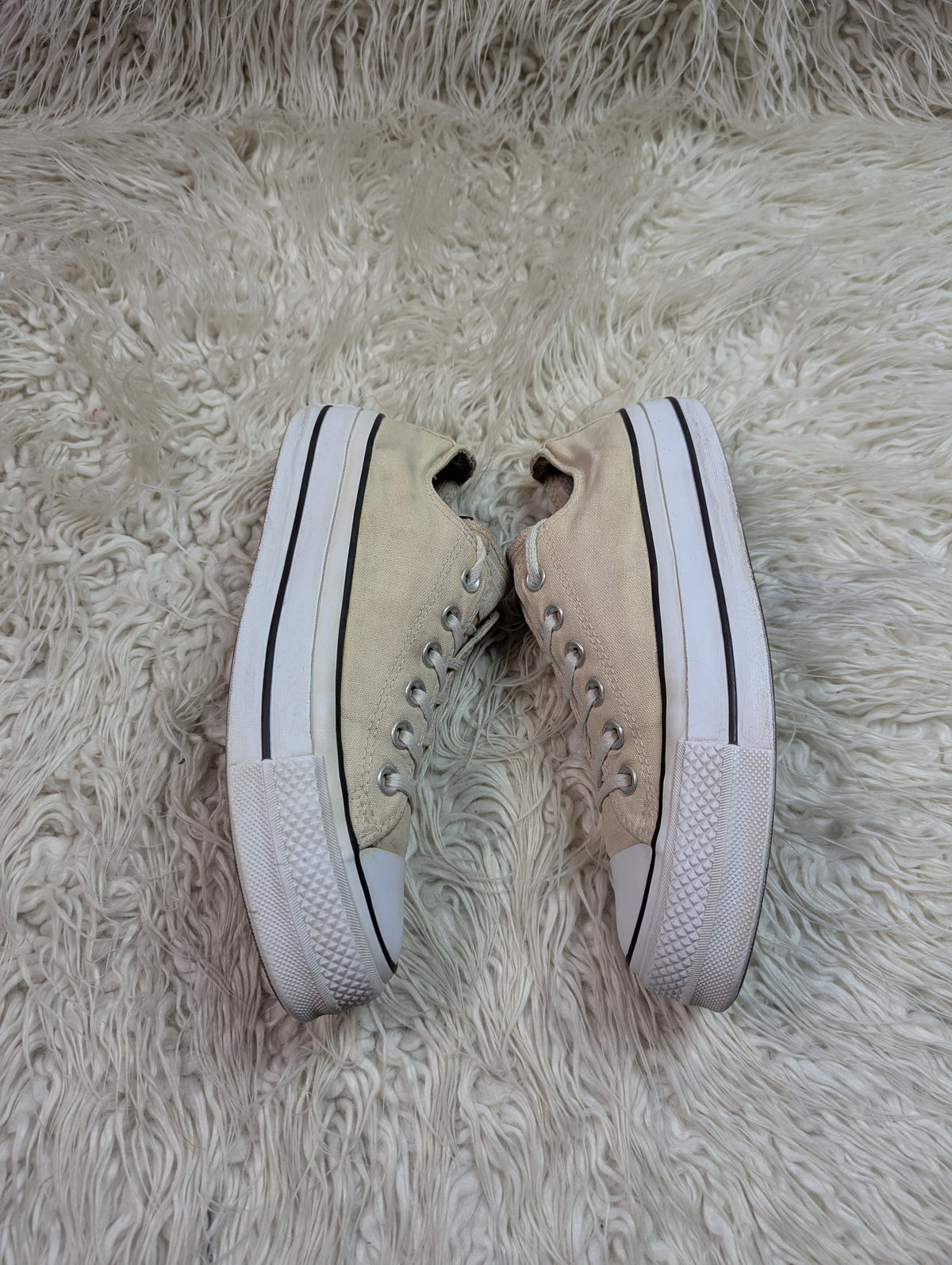 Chuck Taylor | Beige & White | Low top| Converse | Platforms