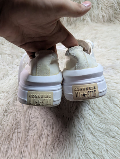 Chuck Taylor | White | Lo top | Converse | platform