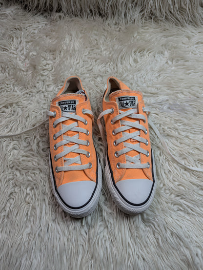 Chuck Taylor | Peach & White | Lo top | Converse