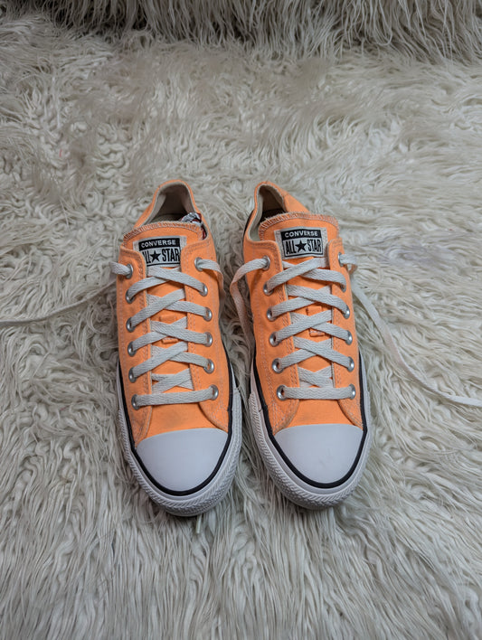 Chuck Taylor | Peach & White | Lo top | Converse