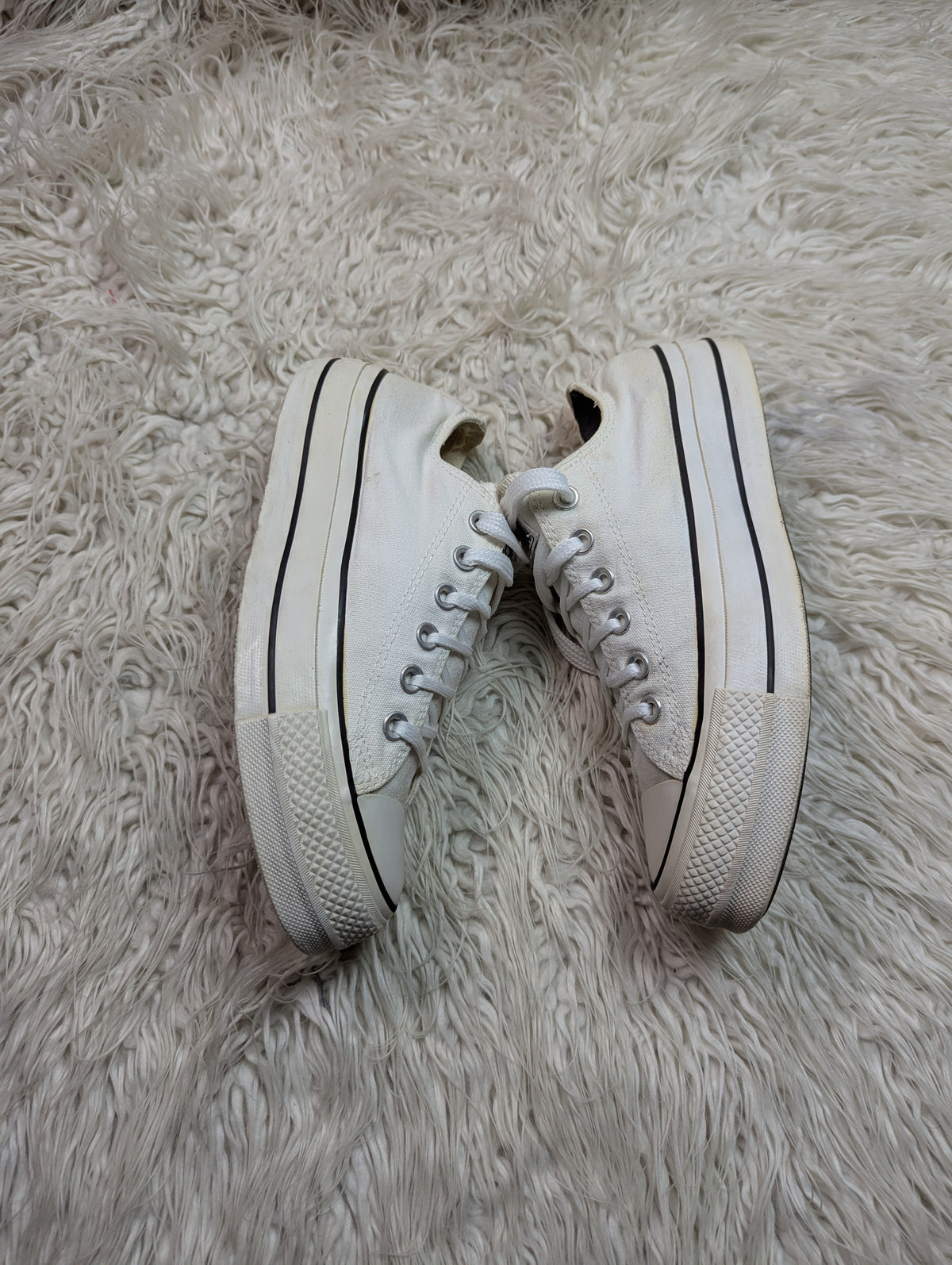 Chuck Taylor | White | Lo top | Converse | Platform