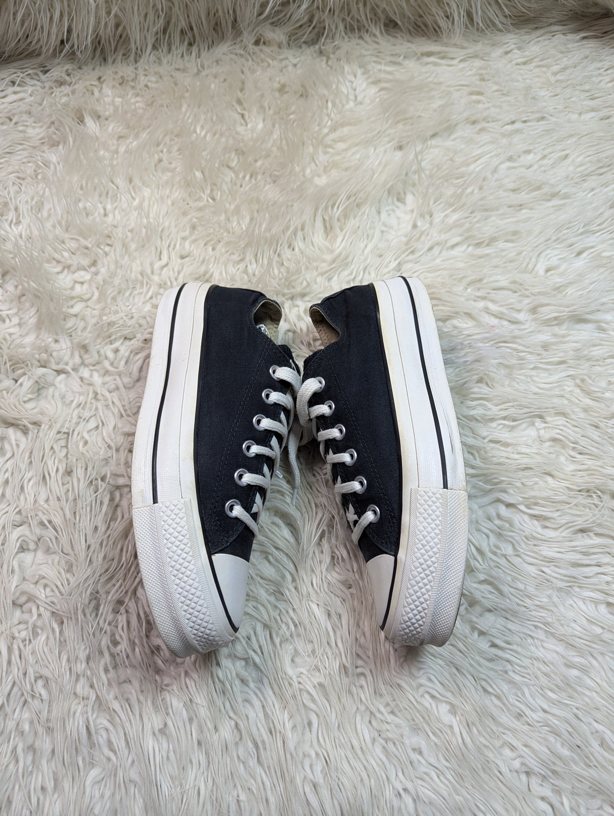 Chuck Taylor | Black & White | Low top| Converse | Platforms
