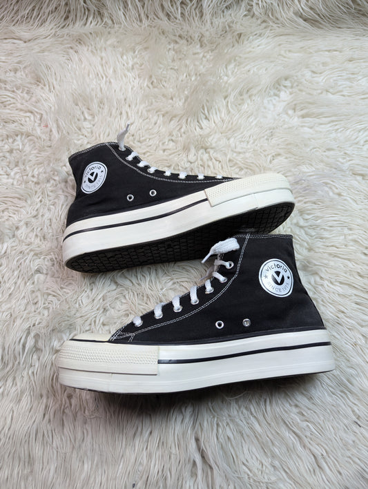 Victoria Tribu high-top canvas platform | Black & white