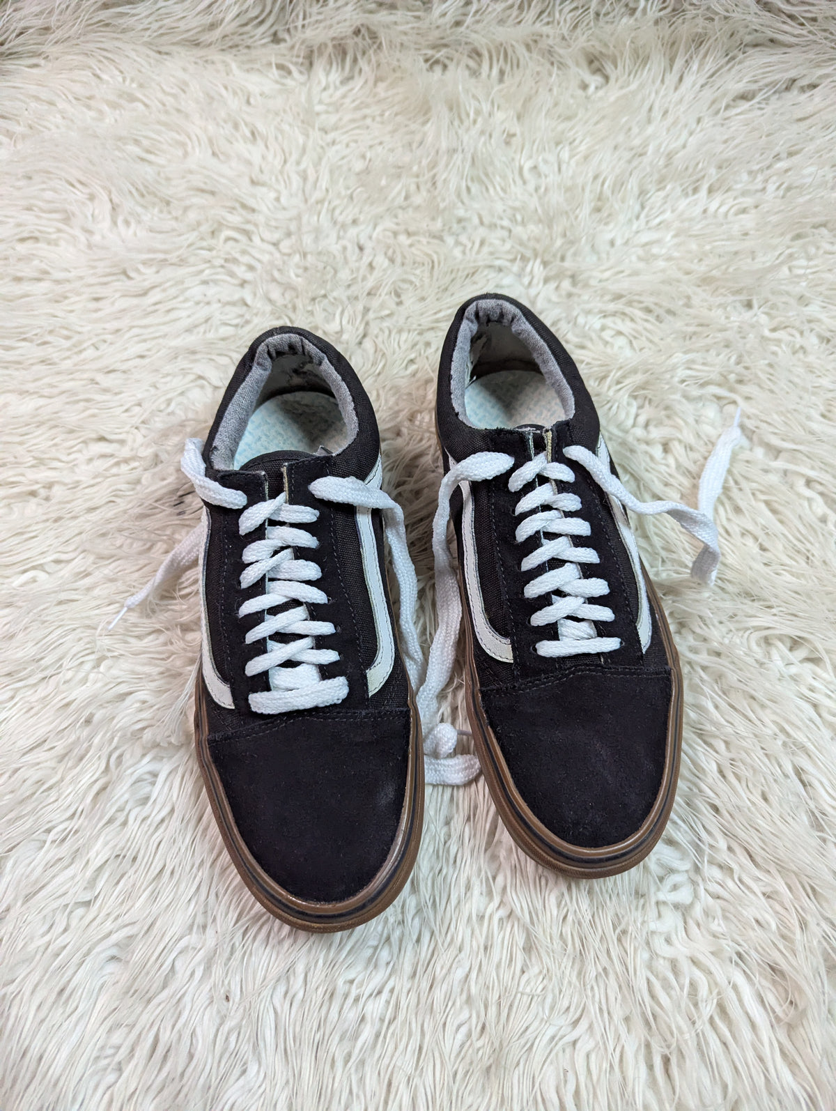 Vans | Black | Gum Sole | Lo Top | Old Skool