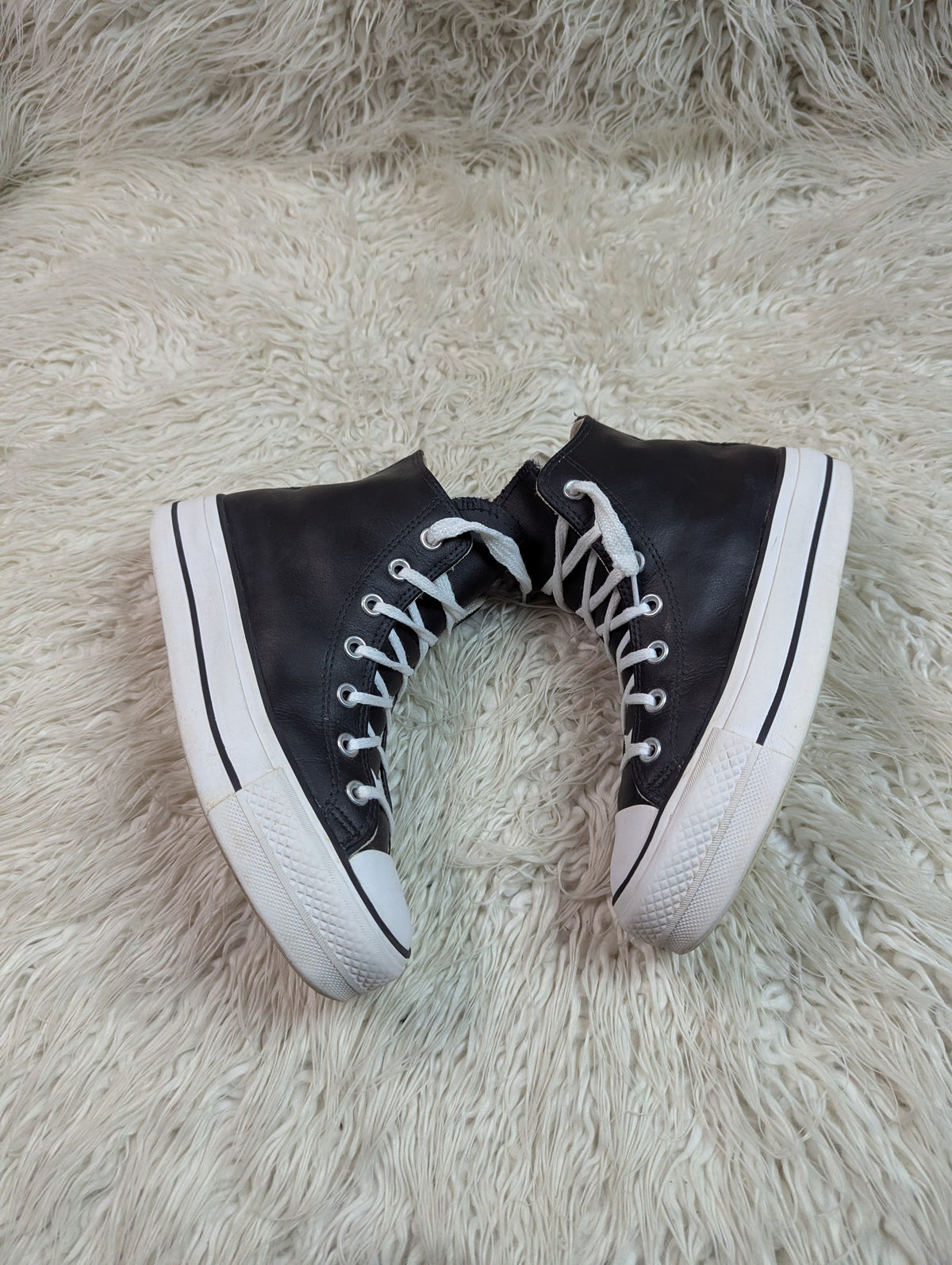 Chuck Taylor | Black & White | Leather | High top| Converse | Platforms