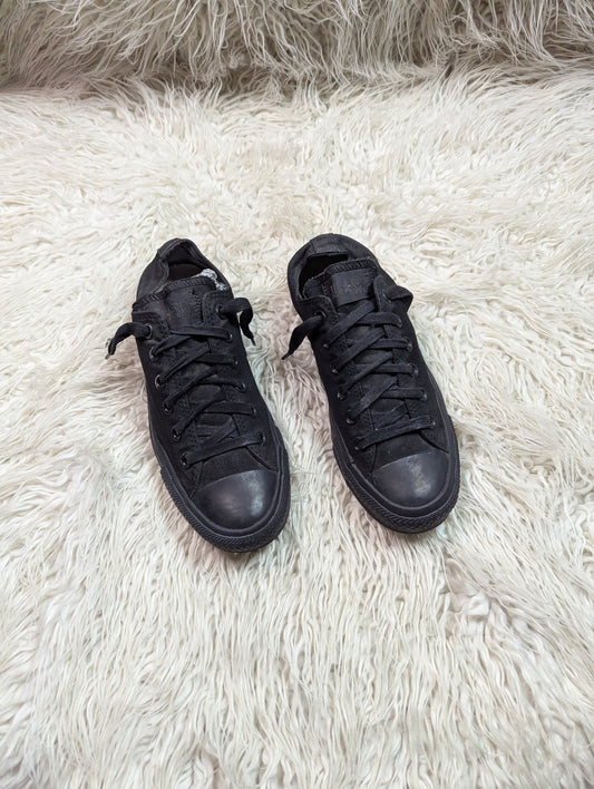 Chuck Taylor | Black | Lo top | Converse