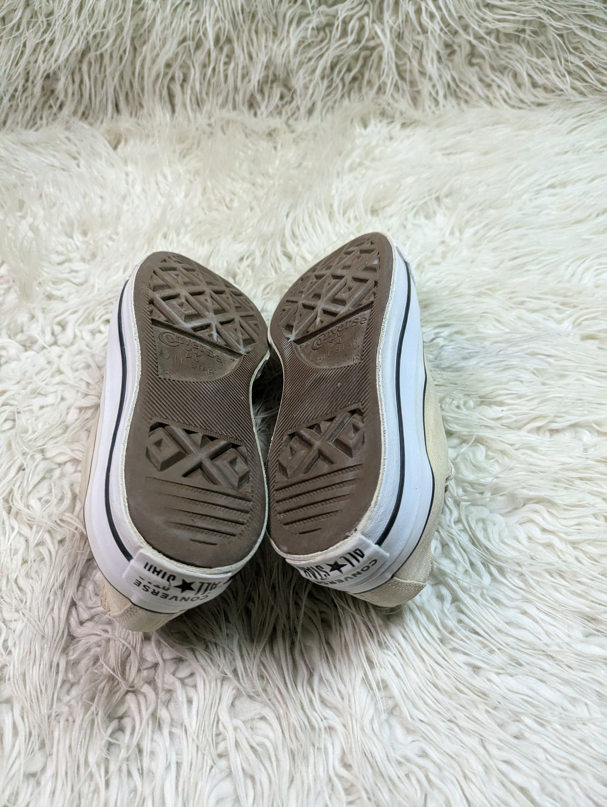 Chuck Taylor | Beige & White | Low top| Converse | Platforms