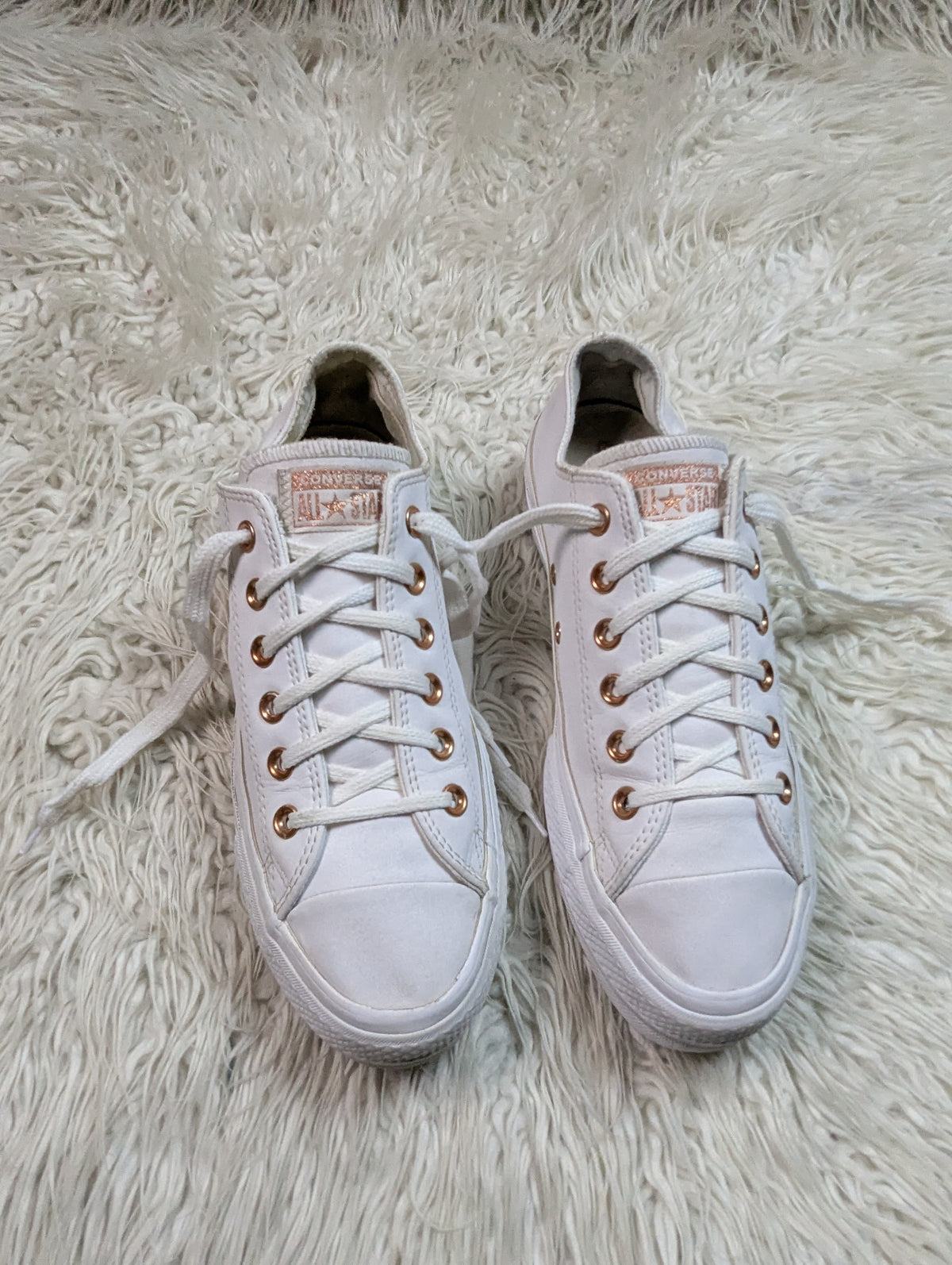 Chuck Taylor | White | Low top| Leather | Converse | Platforms