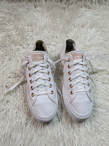 Chuck Taylor | White | Low top| Leather | Converse | Platforms