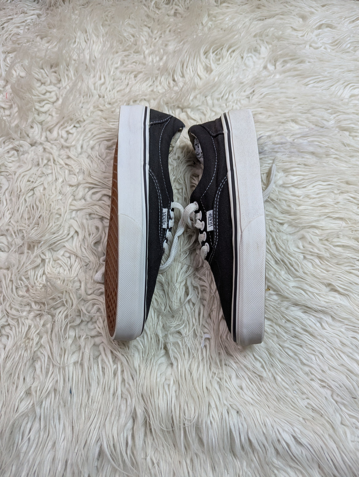 Vans Authentic | Black & White | Lo Top