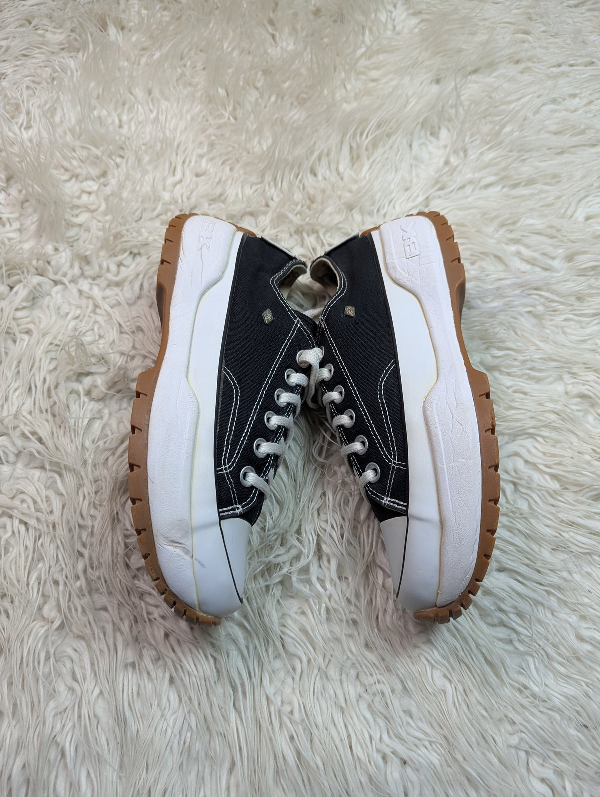 Converse | Black & White | Low Top | Run Star ⭐️