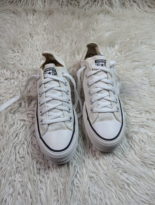 Chuck Taylor | White | Low top| Converse | Platforms