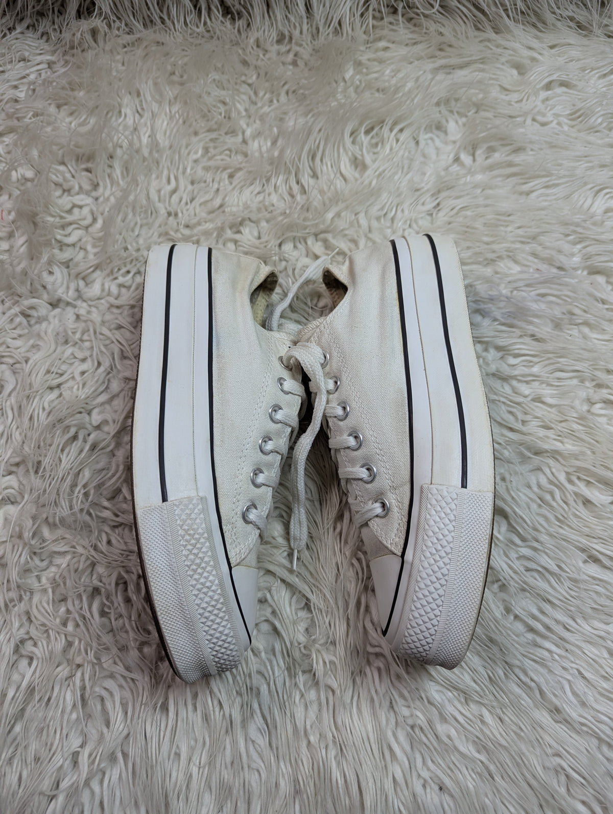 Chuck Taylor | White | Lo top | Platform | Converse