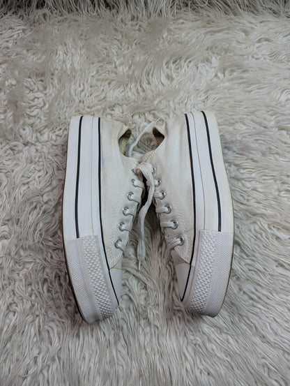 Chuck Taylor | White | Lo top | Platform | Converse