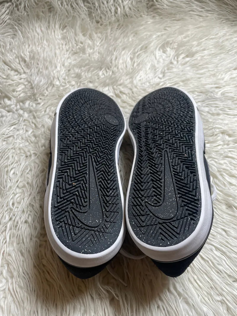 Nike Lo Top Black Sneakers For Men’s