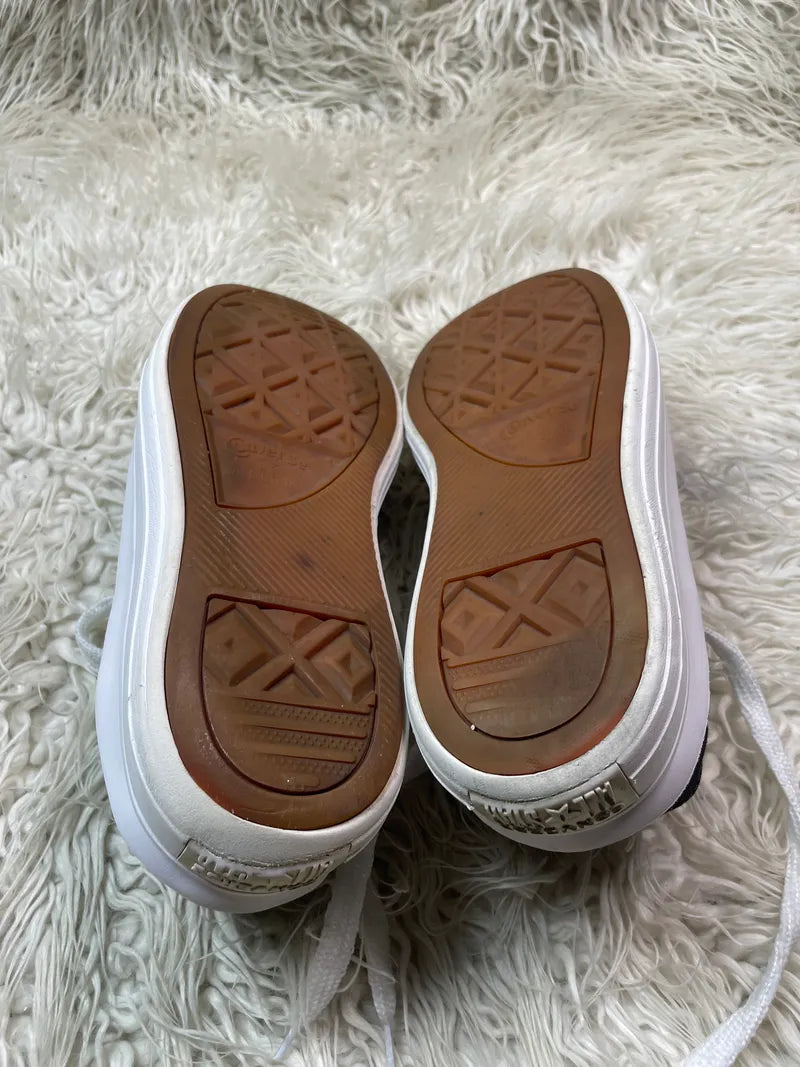 Chuck Taylor | Black & White | Lo Top | Converse Platform