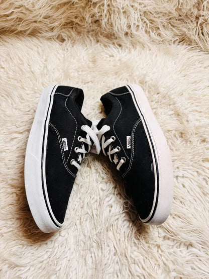 Vans | Black & White | At Wood