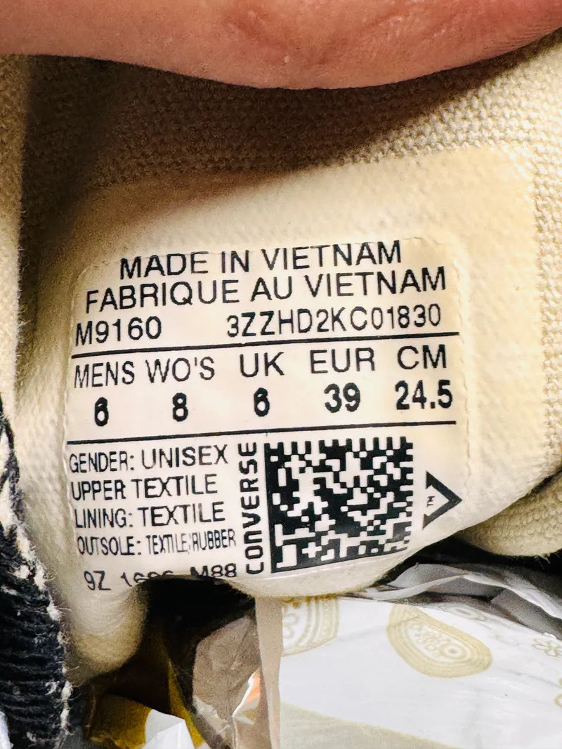 Chuck Taylor | Black & White | High top| Converse