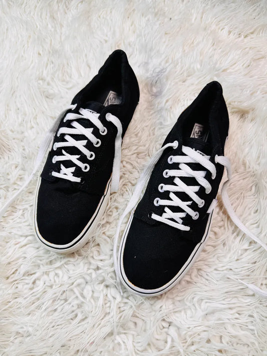 Vans | Black | At Wood