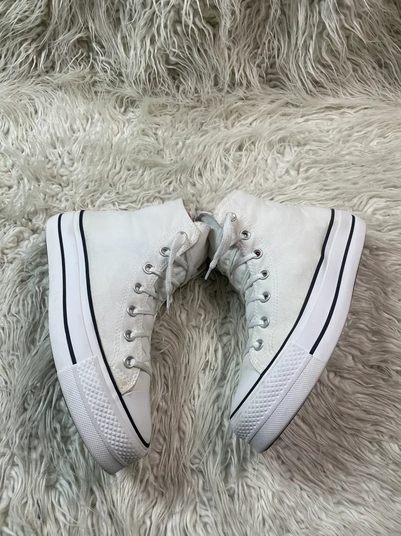 Chuck Taylor | White | High top| Converse | Platforms
