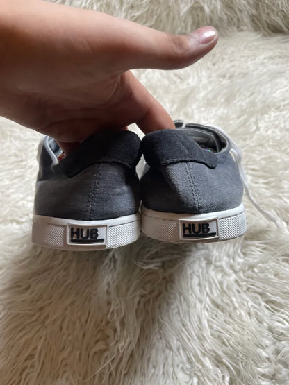 HUB Footwear | dark blue canvas low-top sneakers