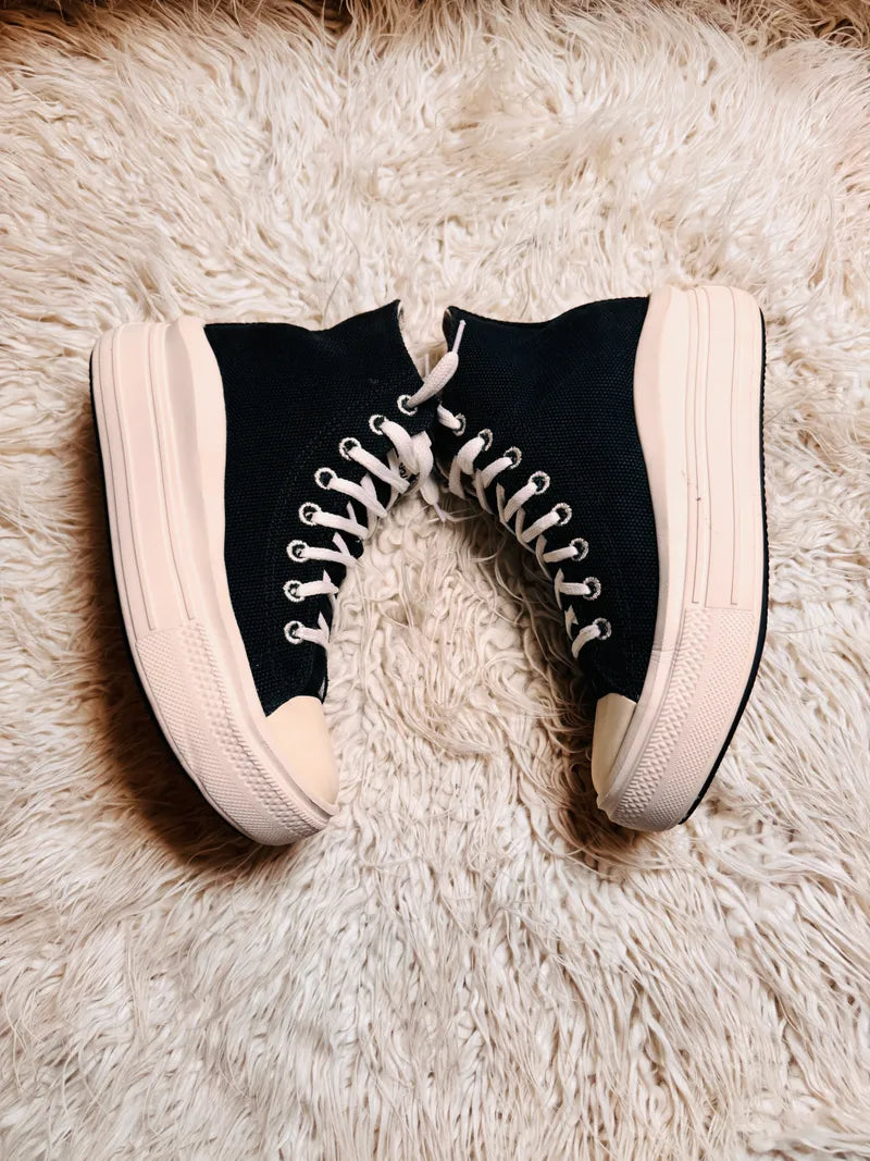 Chuck Taylor | Black & White | High top| Converse | Platforms