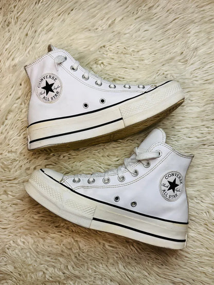 Chuck Taylor White Leather High Top 🤍🐻‍❄️