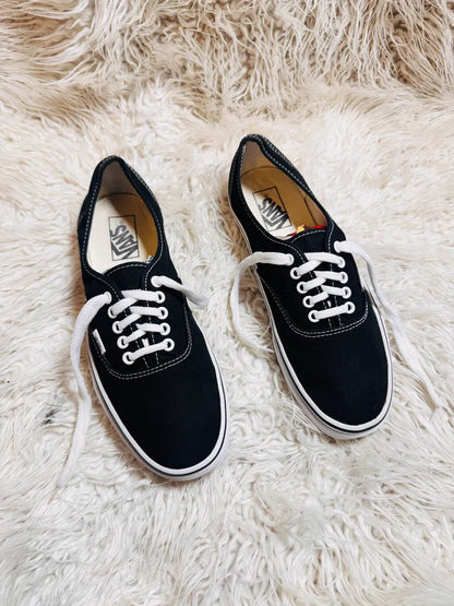 Vans Authentic Black Lo Top